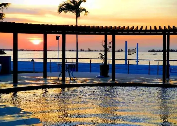 Apart Golden Lake